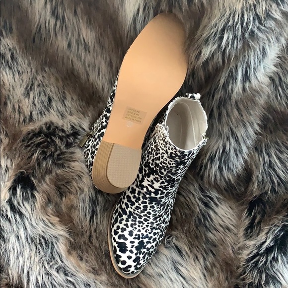 NWOT, only worn once! - Picture 3 of 3